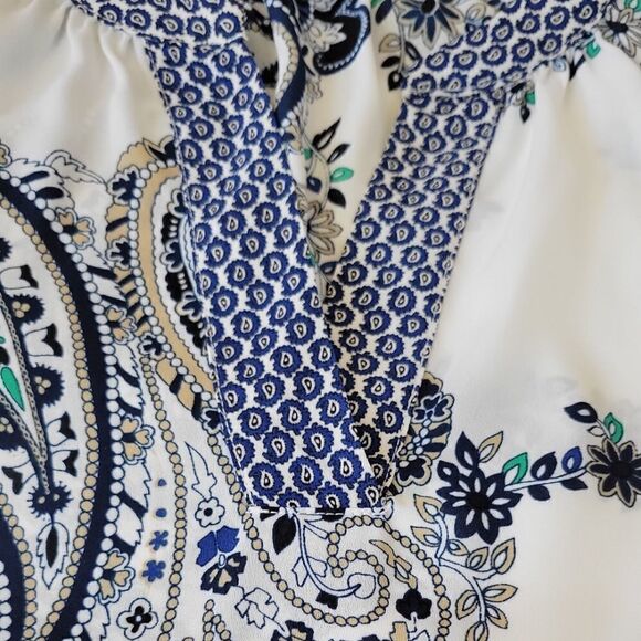 Liz Claiborne Blue Floral & Paisley Patterned V-neck Cap Sleeve Chiffon Blouse - Picture 6 of 9